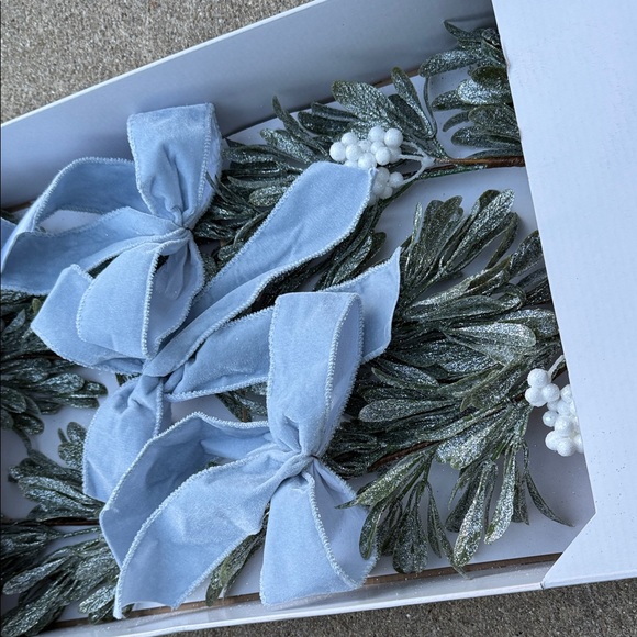 Holiday Time Frosted Blue Bow Garland - NWT - Picture 6 of 12